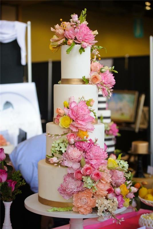 γαμήλια τούρτα εικόνες πολύχρωμη διακόσμηση με λουλούδια