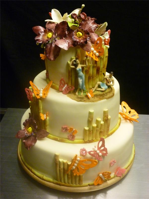 γαμήλιες τούρτες ασυνήθιστη γαμήλια τούρτα με πεταλούδες