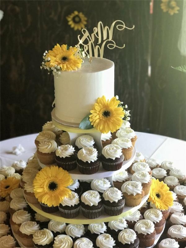 γαμήλιες τούρτες ασυνήθιστη ιδέα για την καλοκαιρινή γαμήλια τούρτα