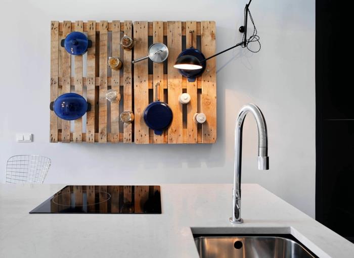ξύλινες παλέτες έπιπλα diy ευρώ παλέτες ιδέες τοίχο ράφια κουζίνας ράφια