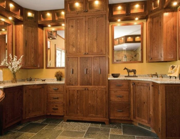 ξύλινη κουζίνα ξύλινα ντουλάπια κουζίνας κίτρινο χρώμα τοίχου