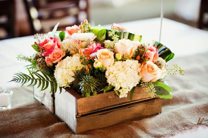 ξύλινο κουτί diy ιδέες διακοσμήσεις τραπεζιού ρουστίκ λουλούδια