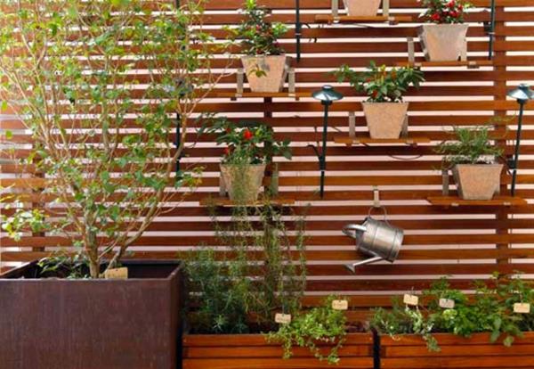 ξύλινη παλέτα για φυτά