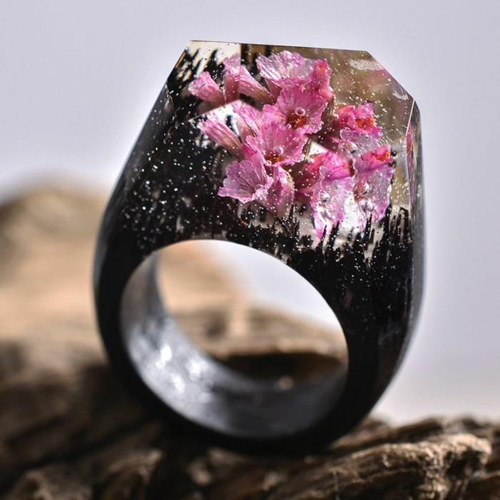 ξύλινα κοσμήματα ξύλινα δαχτυλίδια ροζ λουλούδια ρητίνη χειροποίητα κοσμήματα