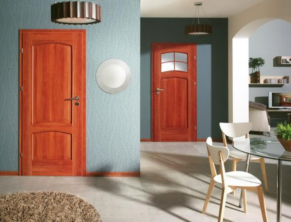 Τοποθετήστε ξύλινες πόρτες χτισμένες σε πορτοκαλί χρώμα