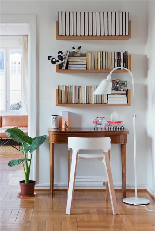 γραφείο στο σπίτι επιπλωμένο ράφια φωτιστικό δαπέδου λευκό γραφείο καρέκλα