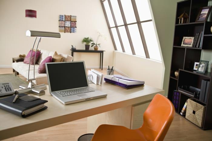 γραφείο στο σπίτι επιπλωμένο γραφείο πλαστική καρέκλα επιτραπέζιο φωτιστικό χρώμιο φορητό υπολογιστή