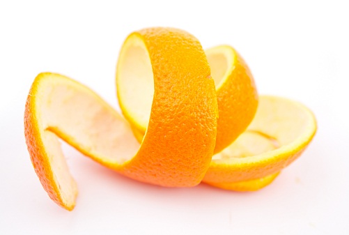 Namų gynimo priemonės juodoms dėmėms - sausos apelsino žievelės milteliai