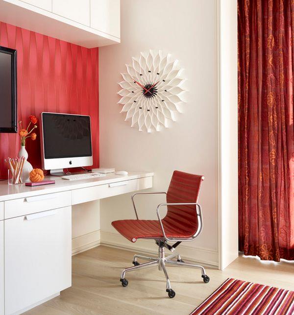 γραφείο στο σπίτι λευκή κόκκινη επίπλωση τραπέζι καρέκλα τοίχου ρολόι λουλούδια κουρτίνες
