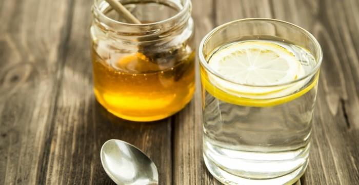 πίνετε μέλι με νερό λεμόνι υγιεινό