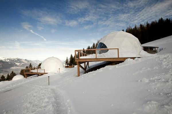 μπαλκόνια του ξενοδοχείου igloo alps