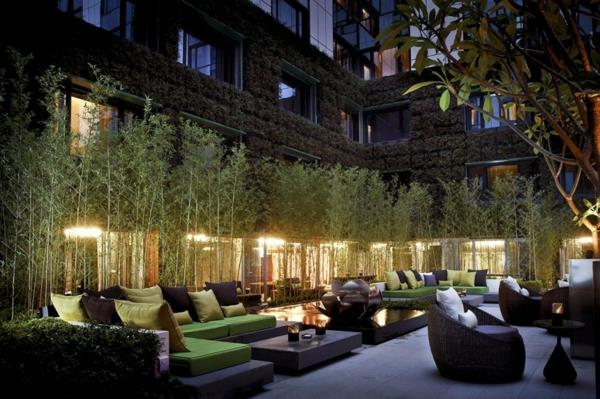 πολυτελές ξενοδοχείο Mira Hong Kong εσωτερική αυλή φύση
