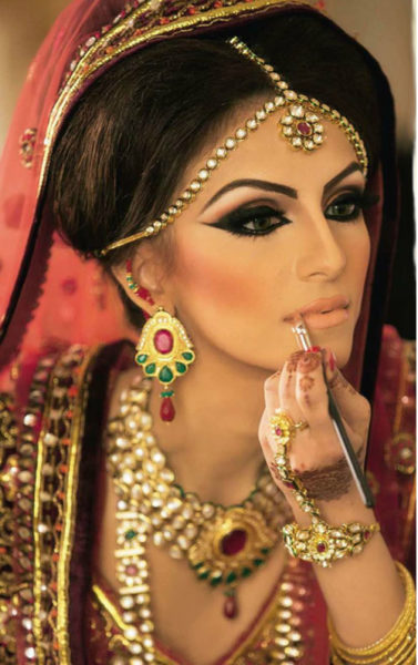 Pakistanlı Gelin Yüz Makyajı