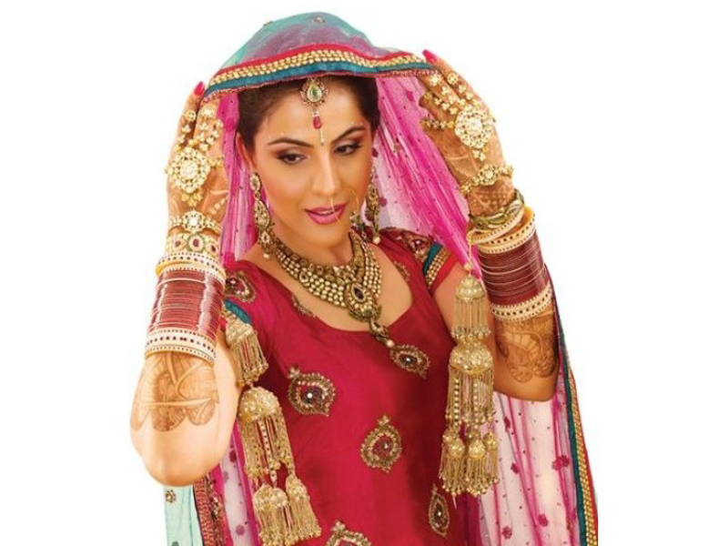 Kaip padaryti Punjabi vestuvinį makiažą