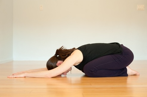 Balasana: (vaiko poza)