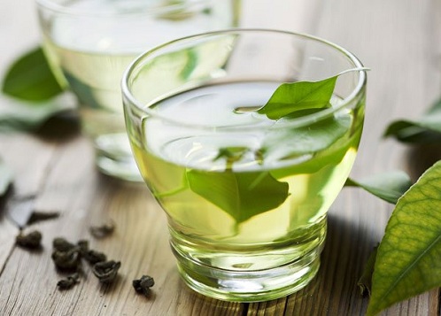 Gydymas žaliosios arbatos ekstraktu