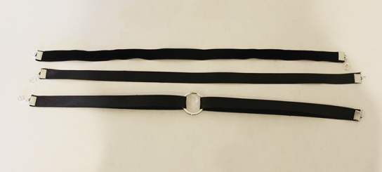 Velvet choker su Dainty Scrolls
