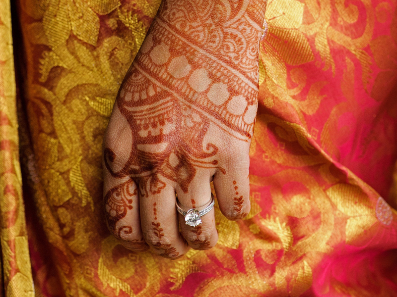 Mehndi Deriden ve Tırnaklardan Nasıl Çıkarılır?