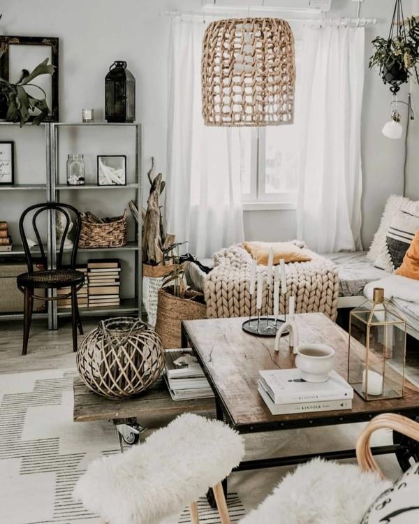 σαλόνι επίπλωση hygge με διακοσμητικά υφάσματα