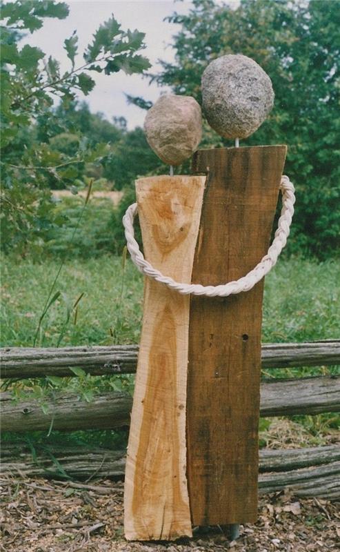 ιδέες για ξύλινα γλυπτά στον κήπο με ρομαντικό μήνυμα