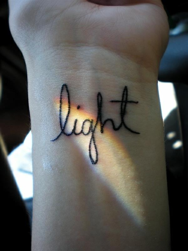 ιδέες για τατουάζ καρπού γραμματοσειρές φως
