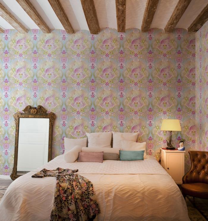 ιδέες για υπνοδωμάτιο σχεδιασμός οροφής ξύλινα δοκάρια floral τοιχογραφία ταπετσαρία