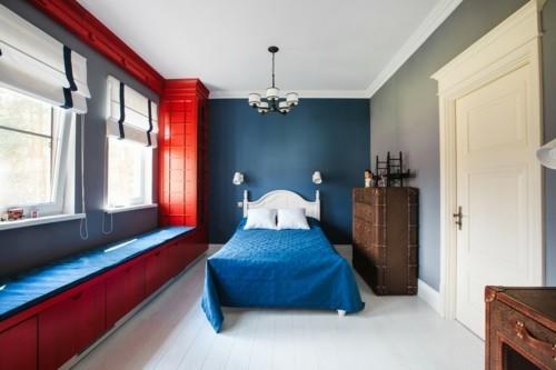 ιδέες κρεβατοκάμαρα εκλεκτικό μπλε κόκκινο συνδυάζουν λευκό πάτωμα