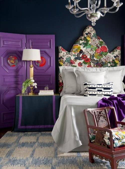 ιδέες κρεβατοκάμαρα εκλεκτικό χρώμα κρεβατάκι κεφαλάρι μοβ τόνους