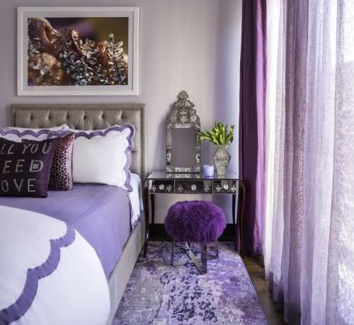 ιδέες κρεβατοκάμαρα εκλεκτικές αποχρώσεις μοβ κομψές κουρτίνες
