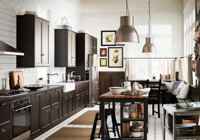 κουζίνες ikea καπλαμά σκούρο ξύλο μπροστινά φώτα κρεμαστά φώτα μεταλλική ματ διακόσμηση τοίχου