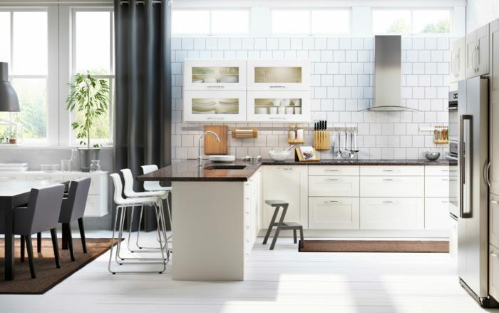 κουζίνες ikea μοντέρνα επίπλωση κουζίνας λευκά πλακάκια τοίχου κουζίνα νησί μπαρ μπαρ σκαμπό μπαρ