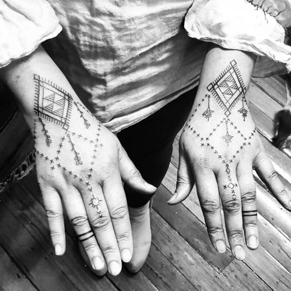 Ινδικές ιδέες κοσμήματος τατουάζ χεριών