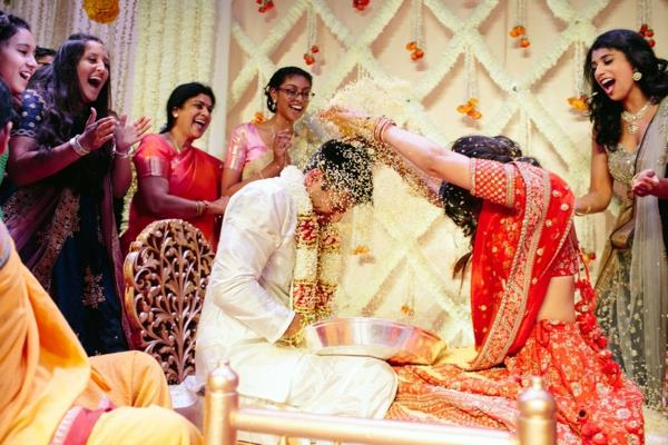 ινδική γαμήλια γαμήλια τελετή ρυζιού