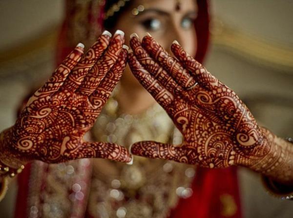 ινδικός γάμος mehndi χέννα μοτίβα χέρια