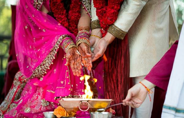 ινδικός γάμος ιερή φωτιά
