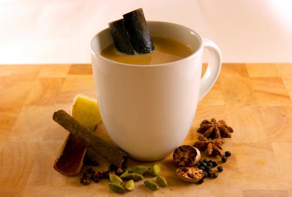 ινδικό τσάι ποτό φλιτζάνι τσάι βοτάνων ινδικά μπαχαρικά