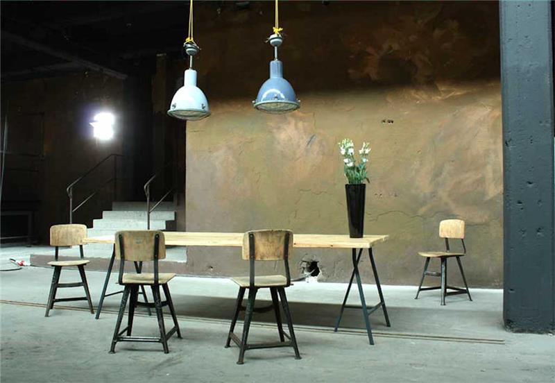 βιομηχανική καρέκλα σχεδιασμός ξύλινο τραπέζι ογκώδη κρεμαστά φωτιστικά