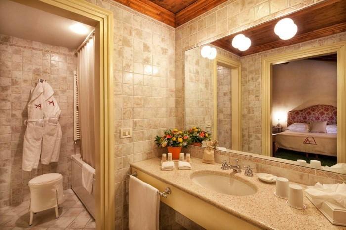 εσωτερική διακόσμηση μπάνιο πλακάκια μπάνιου ρωμαϊκό στυλ