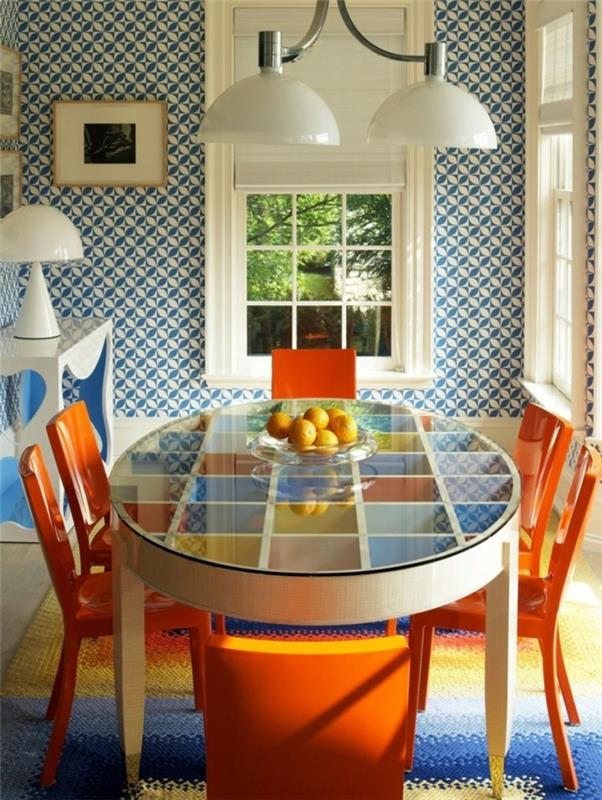 εσωτερική διακόσμηση τραπεζαρία δροσερό χαλί πορτοκαλί καρέκλες