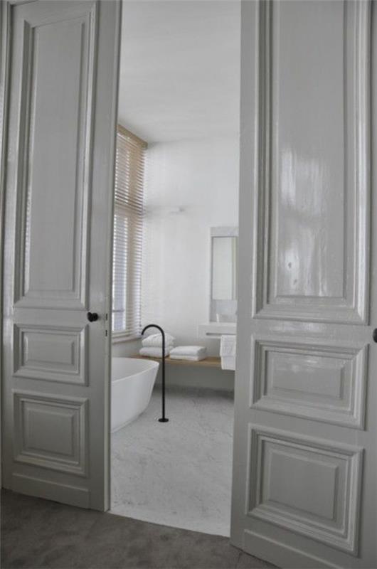 εσωτερικές πόρτες λευκές μπανιέρες διπλές πόρτες