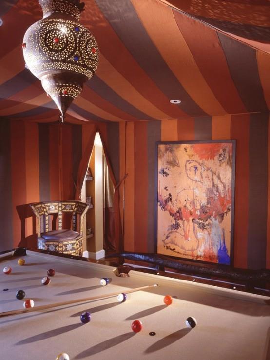 ιδέες εσωτερικής διακόσμησης αίθουσα παιχνιδιού που στήνεται τραπέζι μπιλιάρδου λευκό