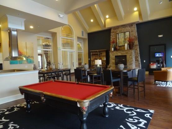 εσωτερικές ιδέες σχεδιασμού σπιτιού αίθουσα παιχνιδιού διακοσμούν τραπέζι μπιλιάρδου μαύρο κόκκινο