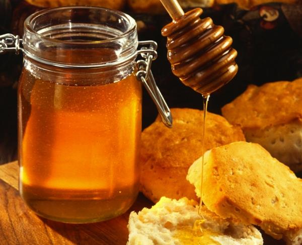 το μέλι είναι ένα υγιεινό βάζο με φρυγανισμένο ψωμί