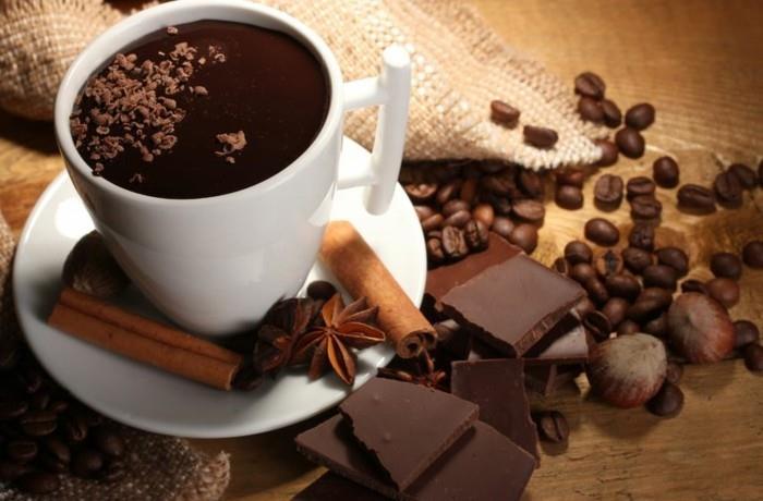 είναι καφές υγιεινοί κόκκοι καφέ εσπρέσο ζεστή σοκολάτα κόκκοι κακάο κανέλα γλυκάνισο