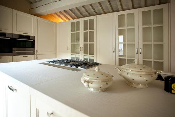 ιταλική σχεδίαση κουζίνα λευκό ξύλο μασίφ arthesi χάρη m classic
