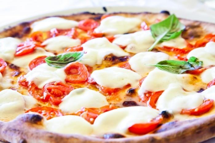 ιταλική πίτσα Naples margherita