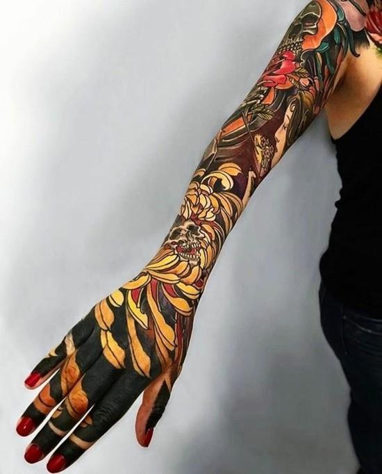 Ιαπωνικές ιδέες τατουάζ μακρύ μανίκι πολύχρωμες