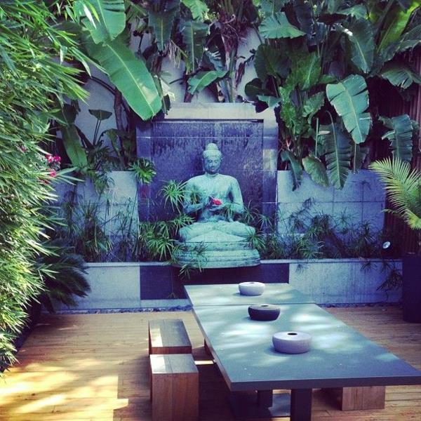 Ιαπωνικό κήπο έπιπλα εξωτερικού χώρου γλυπτό του Βούδα