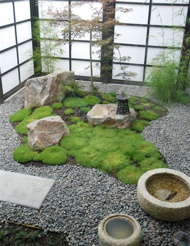 Εξωραϊσμός ιαπωνικού κήπου με χαλίκι και βρύα ιαπωνικό στυλ