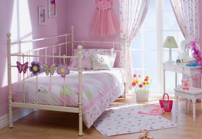 νεανικό δωμάτιο διακοσμητικό δωμάτιο κοριτσιού ροζ τοίχο βαφή όμορφο χαλί κρεβατιού